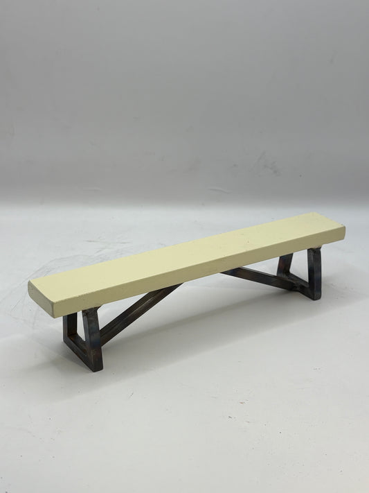Cali schoolyard bench