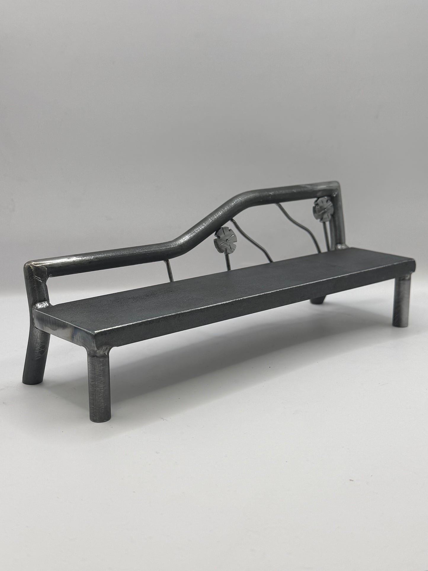 Right side Up kink Flower Bench 1 of 1