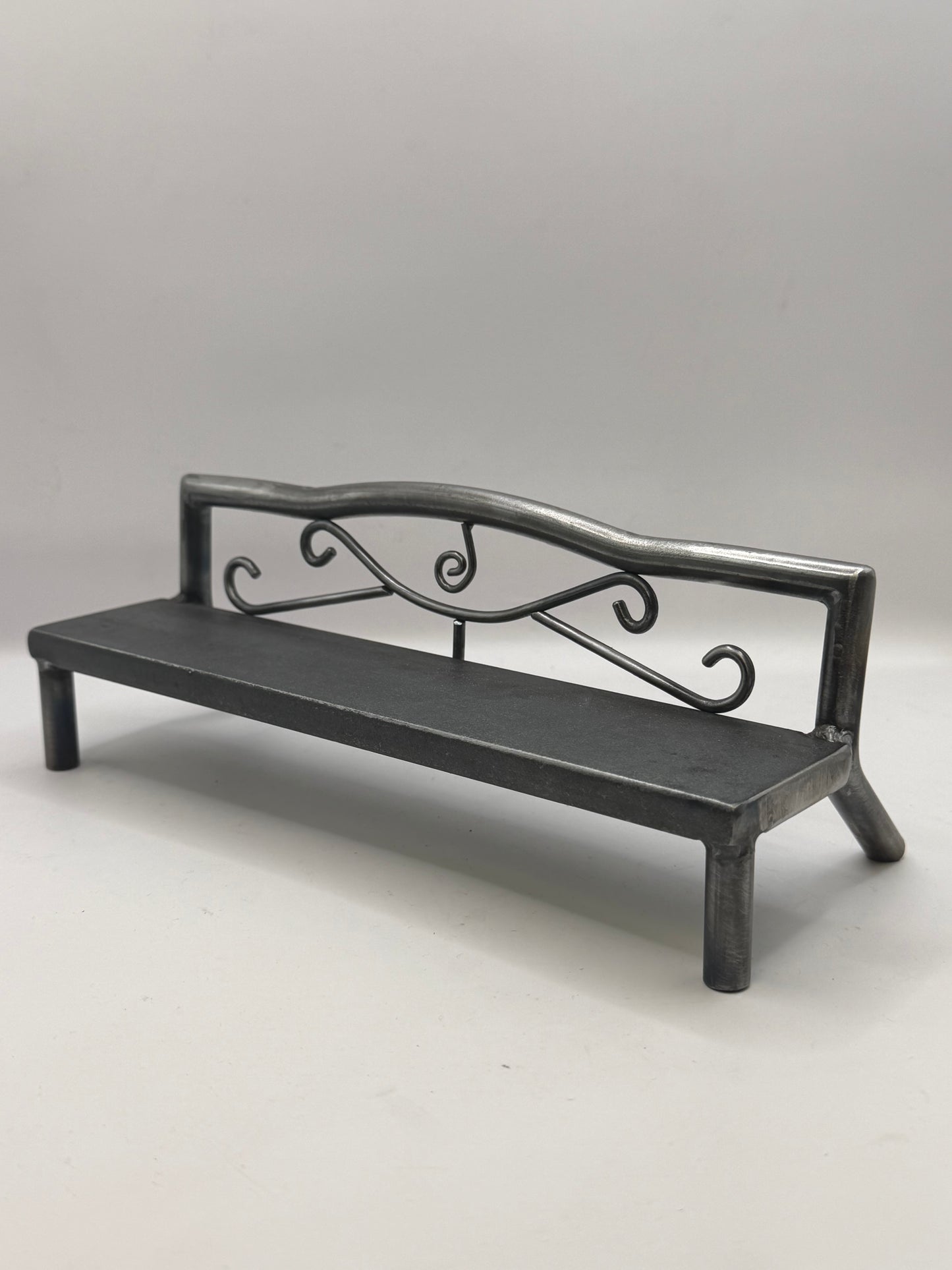 Hump Bench 1 of 1 scrolls