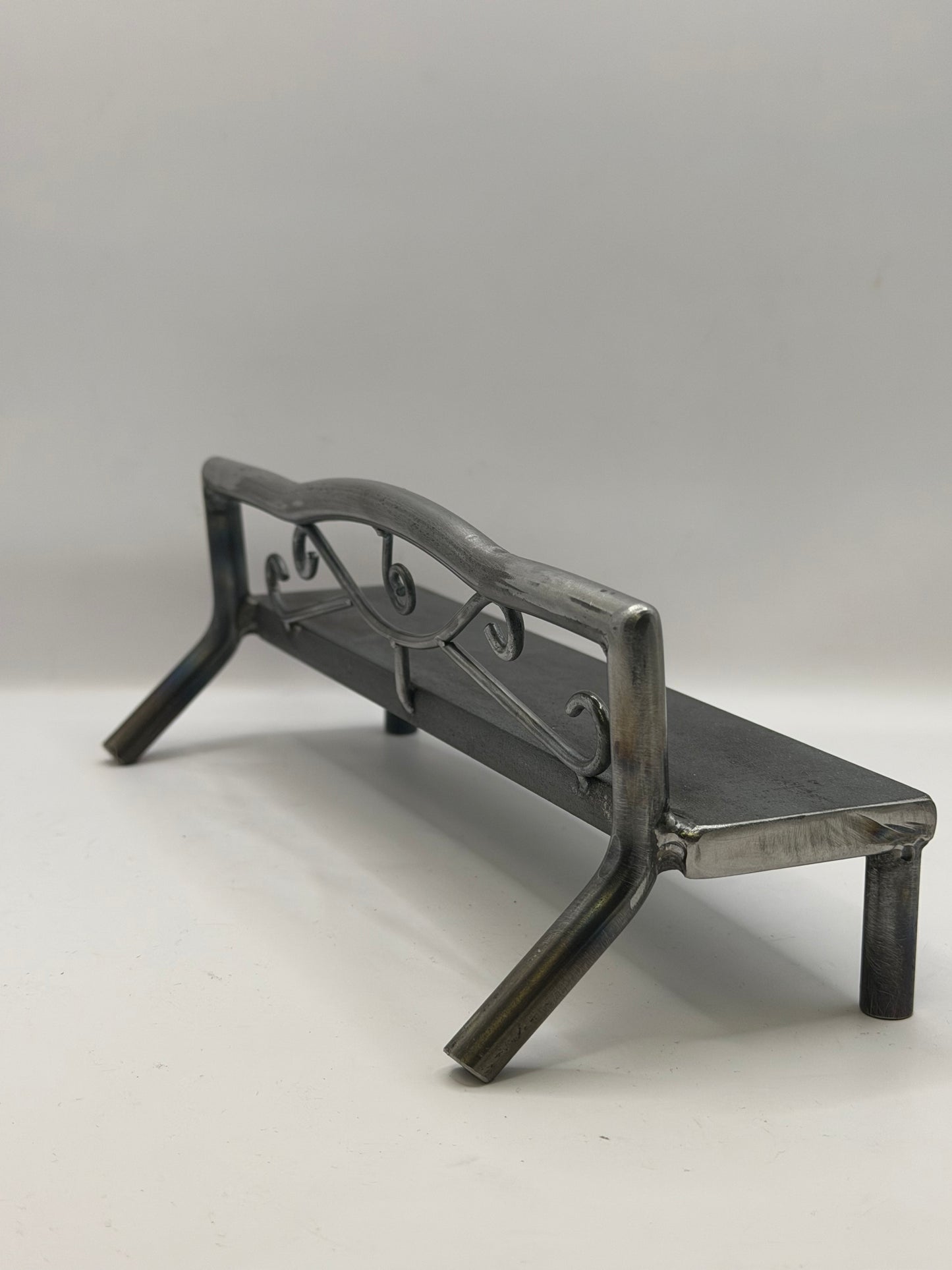 Hump Bench 1 of 1 scrolls