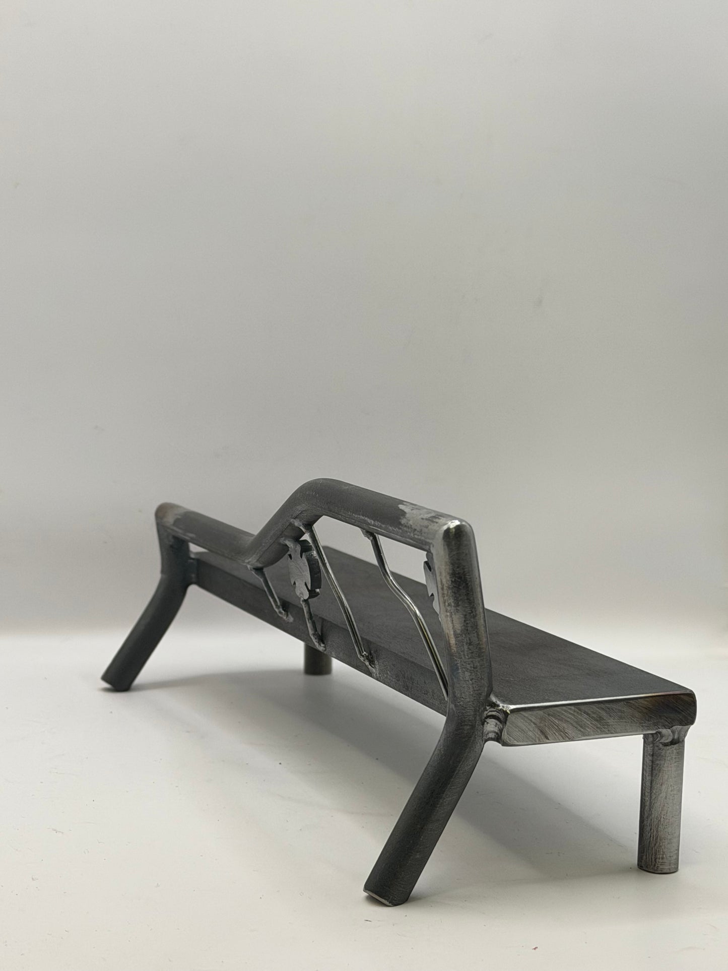 Left side up kink Flower Bench 1 of 1